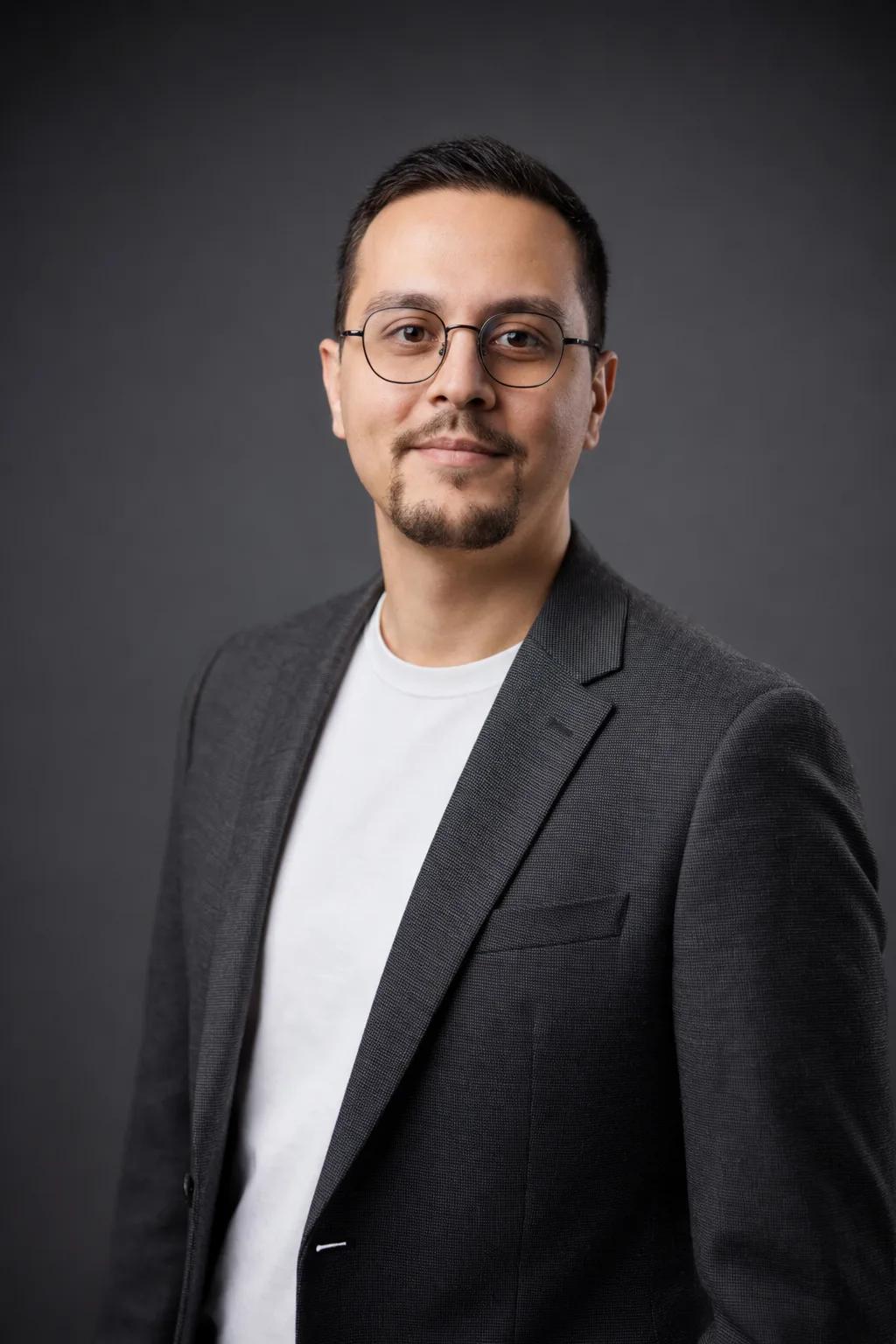 Yassine Ifkir — Responsable croissance & contenu Portrait de Yassine Ifkir